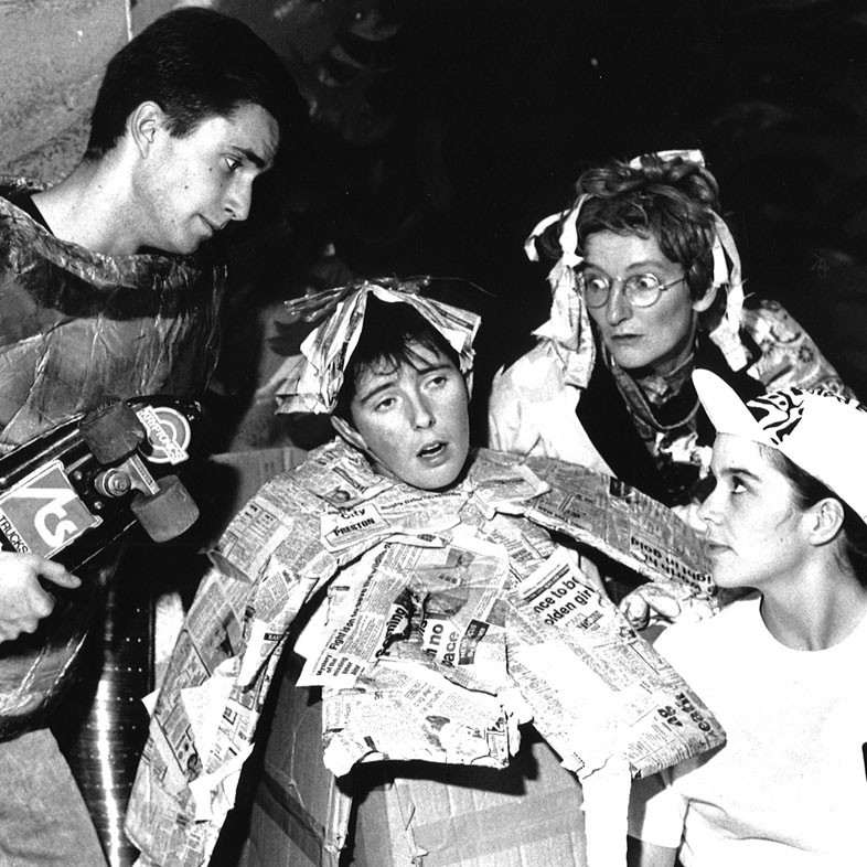 Tin Can Alley (1988) Travelling Light Theatre Company