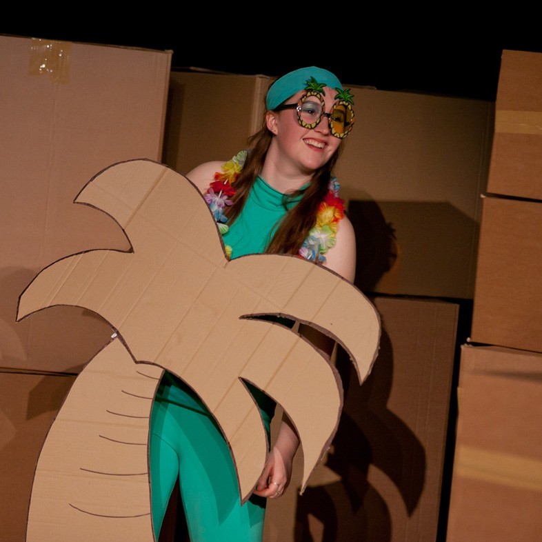Ellie Roser with a palm tree