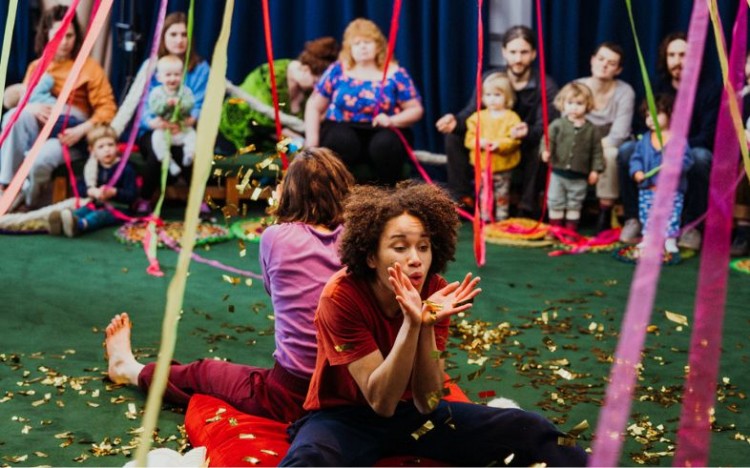 A performance of Igloo at Trinity Centre, Bristol. Photo by Alastair Brookes.
